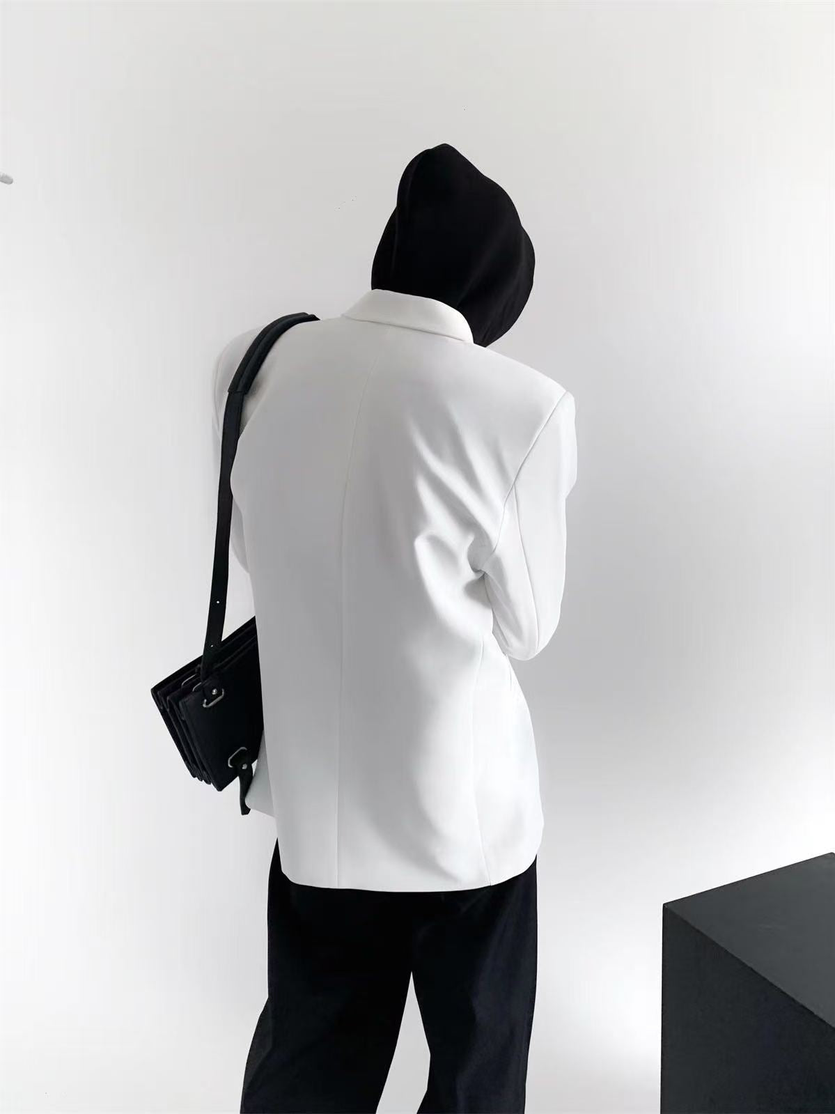 Y6812 Men's Suit