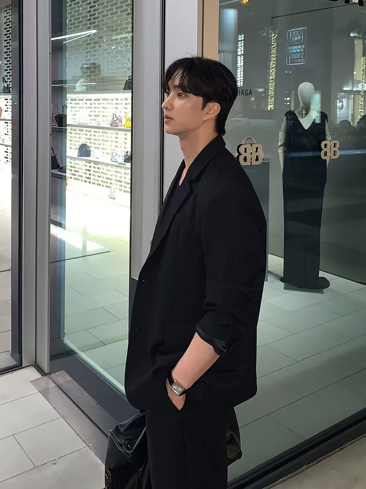 Y6832 Men's Suit