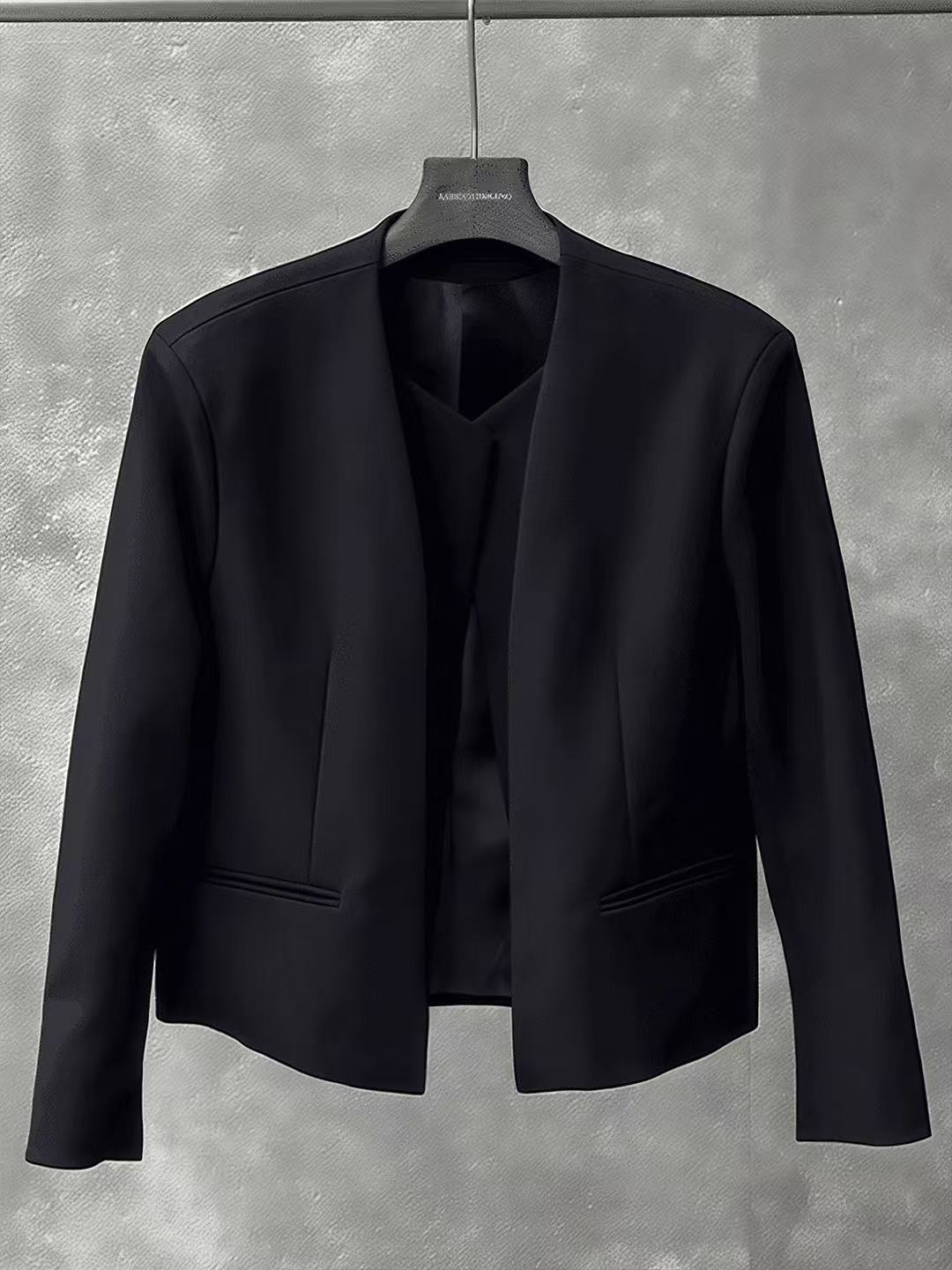 Y6782 Men's Suit